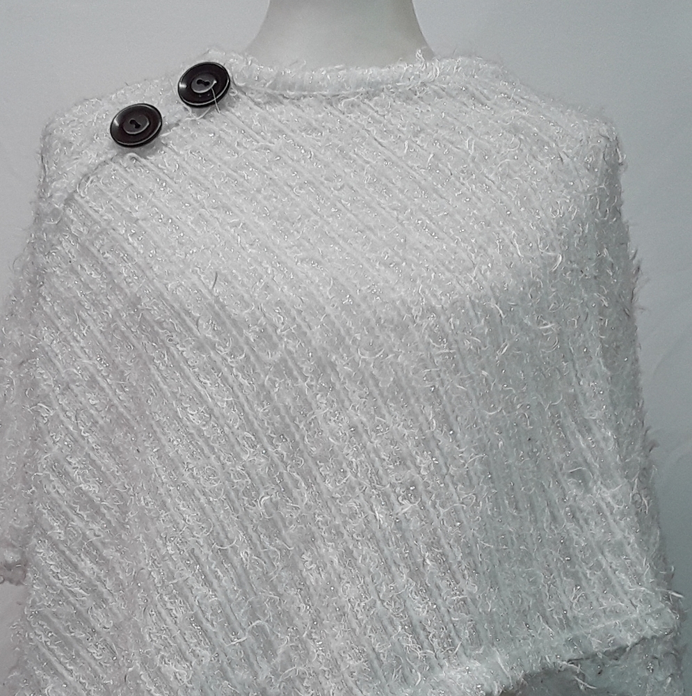 🆕️⚪White Shawl⚪🆕️ - Picture 3 of 4